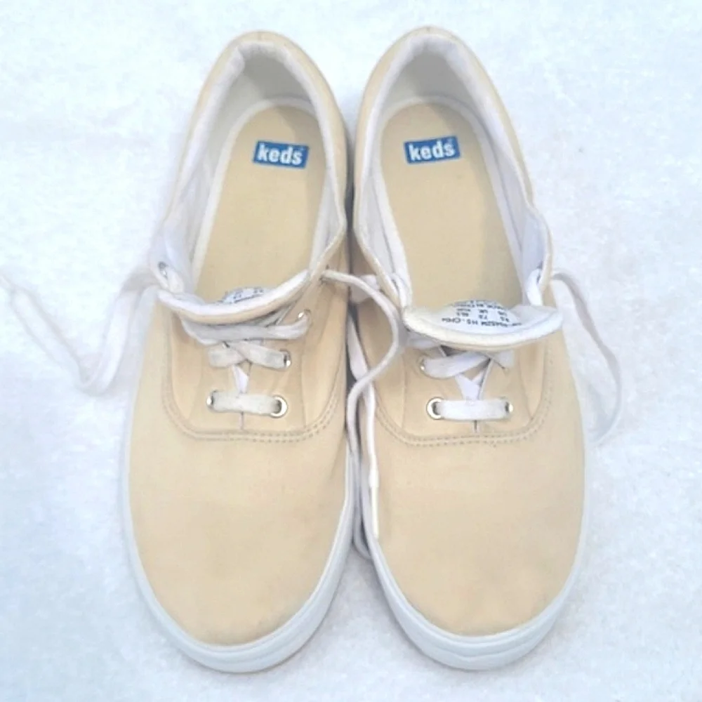 Keds Beige Classic Canvas Sneaker Lace Up Low Top Tennis Shoe Heel Logo Casual